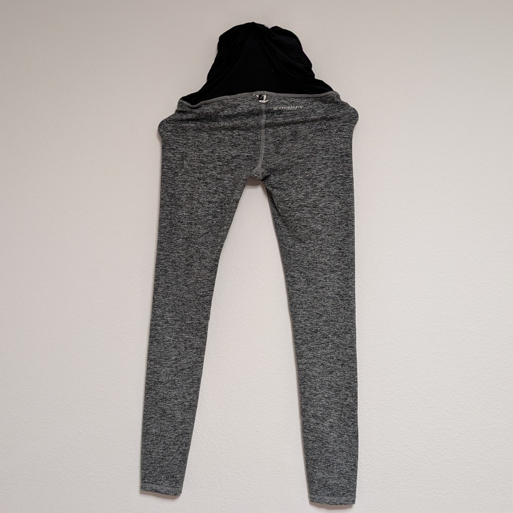 Beyond Yoga Beyond The Bump Maternity Leggings M